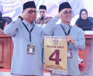 Momen Cabup Kampar Nomor 4, Yuyun Hidayat Nyanyi Lagu Batak Tentang Cinta dan Cita Orangtua kepada Putri Sulung